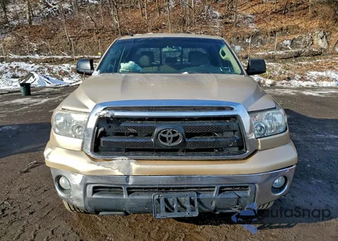 2010 Toyota Tundra Double Cab Sr5 z USA, uszkodzony, nr VIN 5TFUY5F16AX154180